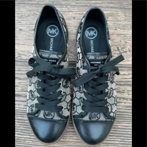 Michael Kors ladies Sz 8 Shoes